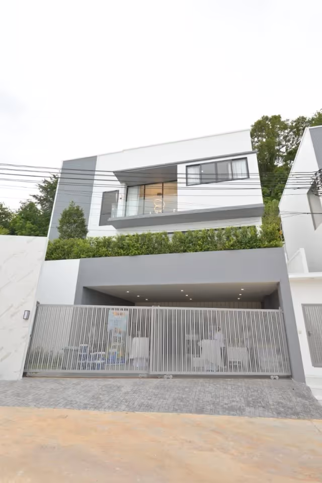 Anocha Luxury Villas - a compact villa development on Phuket - 2