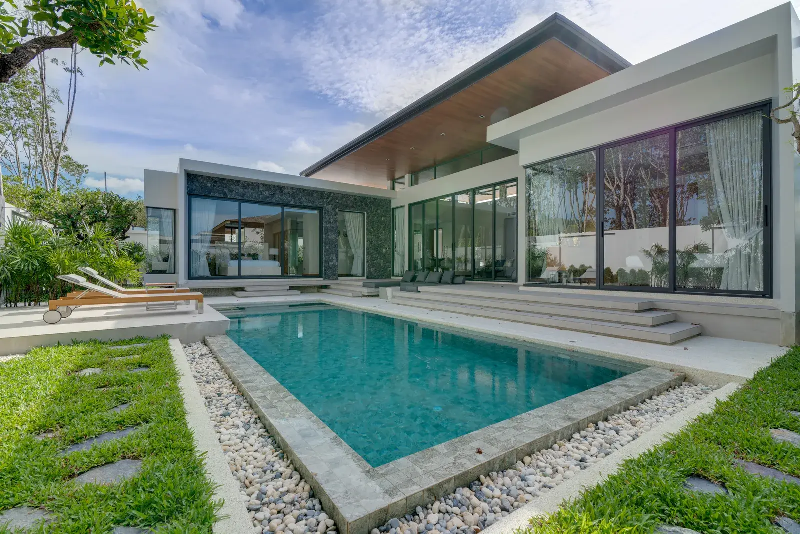 Botanica Modern Loft II - kompaktowy projekt 7 willi na Phuket