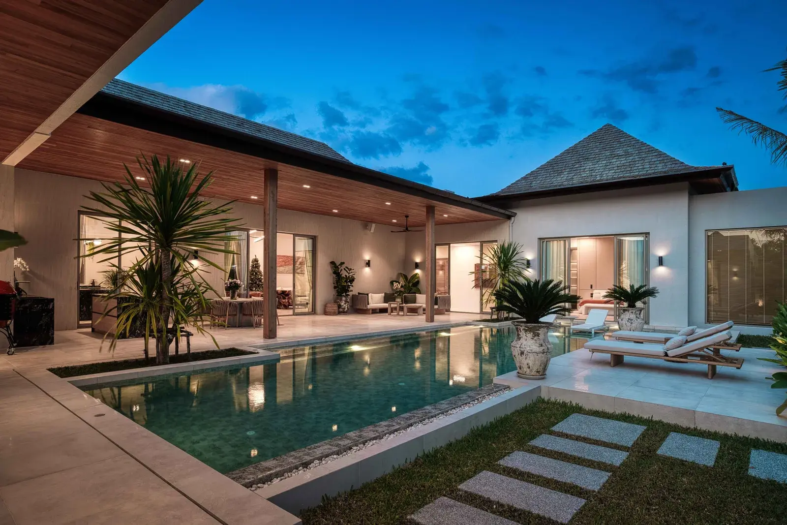 Layan Lucky Villas II - 3–4 bedroom villas in north Phuket